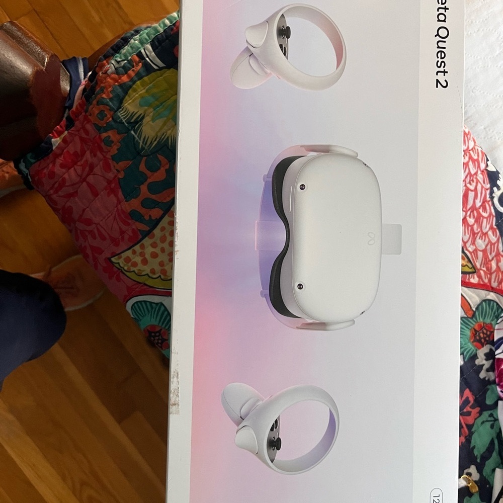 Oculus Quest 2 Standalone VR Headset in White